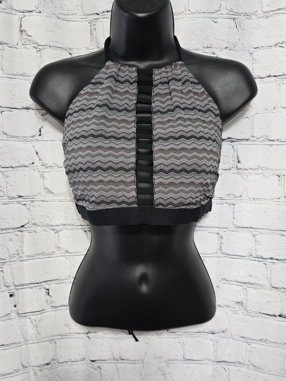 Athleta Black Grey Chevron Style Halter Bikini Top‎ Size Large
